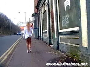 Blonde Teen UK Flashing